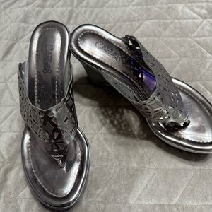 Carlos Santana wedge Silver sandals size 7
